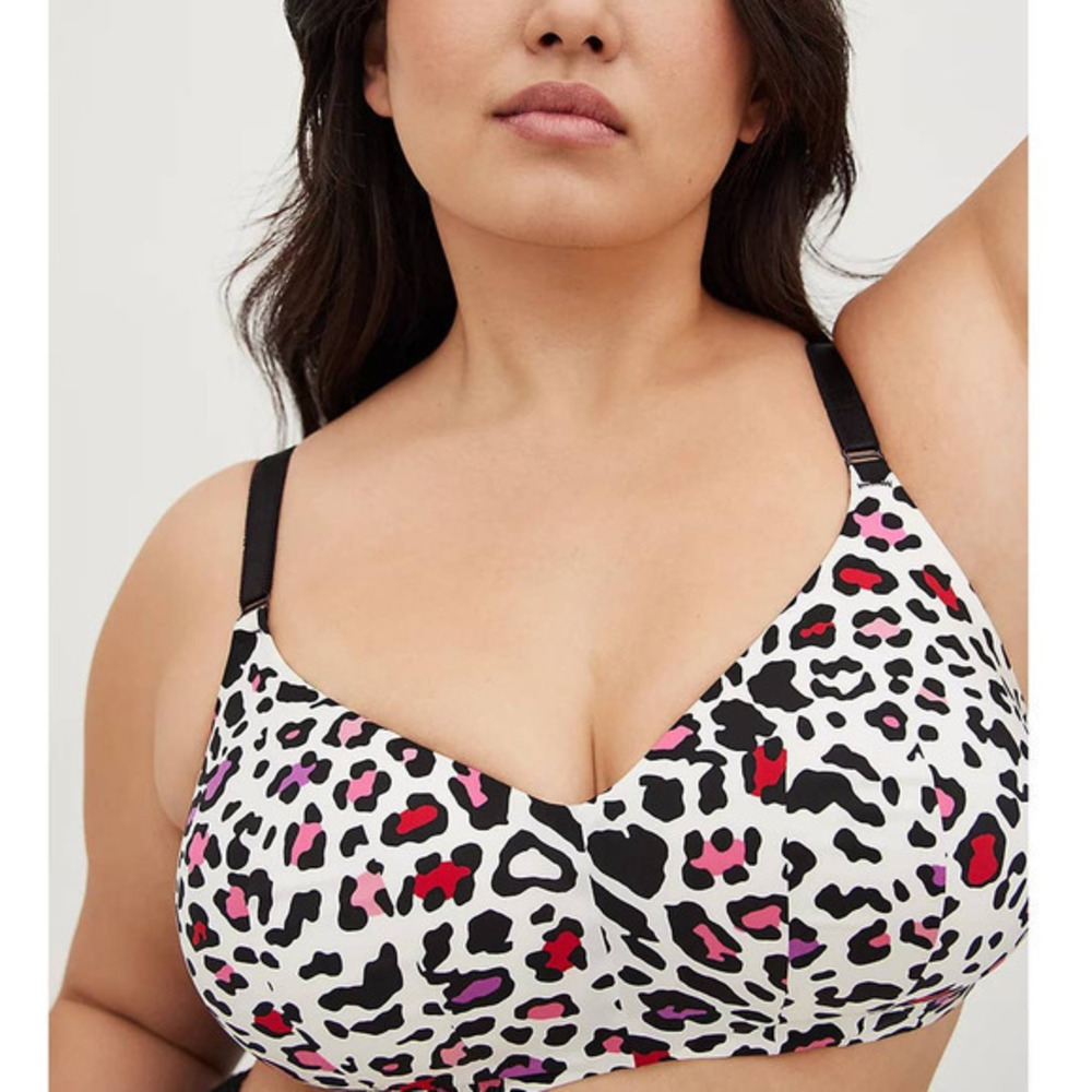 Torrid 48D White Leopard Animal‎ Print Everyday Wire Free 360 Back Smoothing Bra